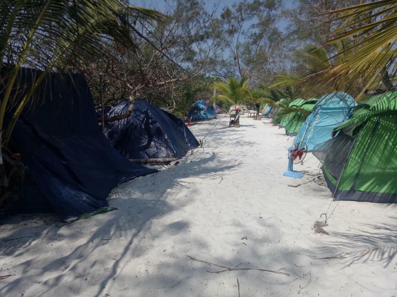 Sandbank Restaurant & Camping Koh Rong Kaoh Touch Exterior foto